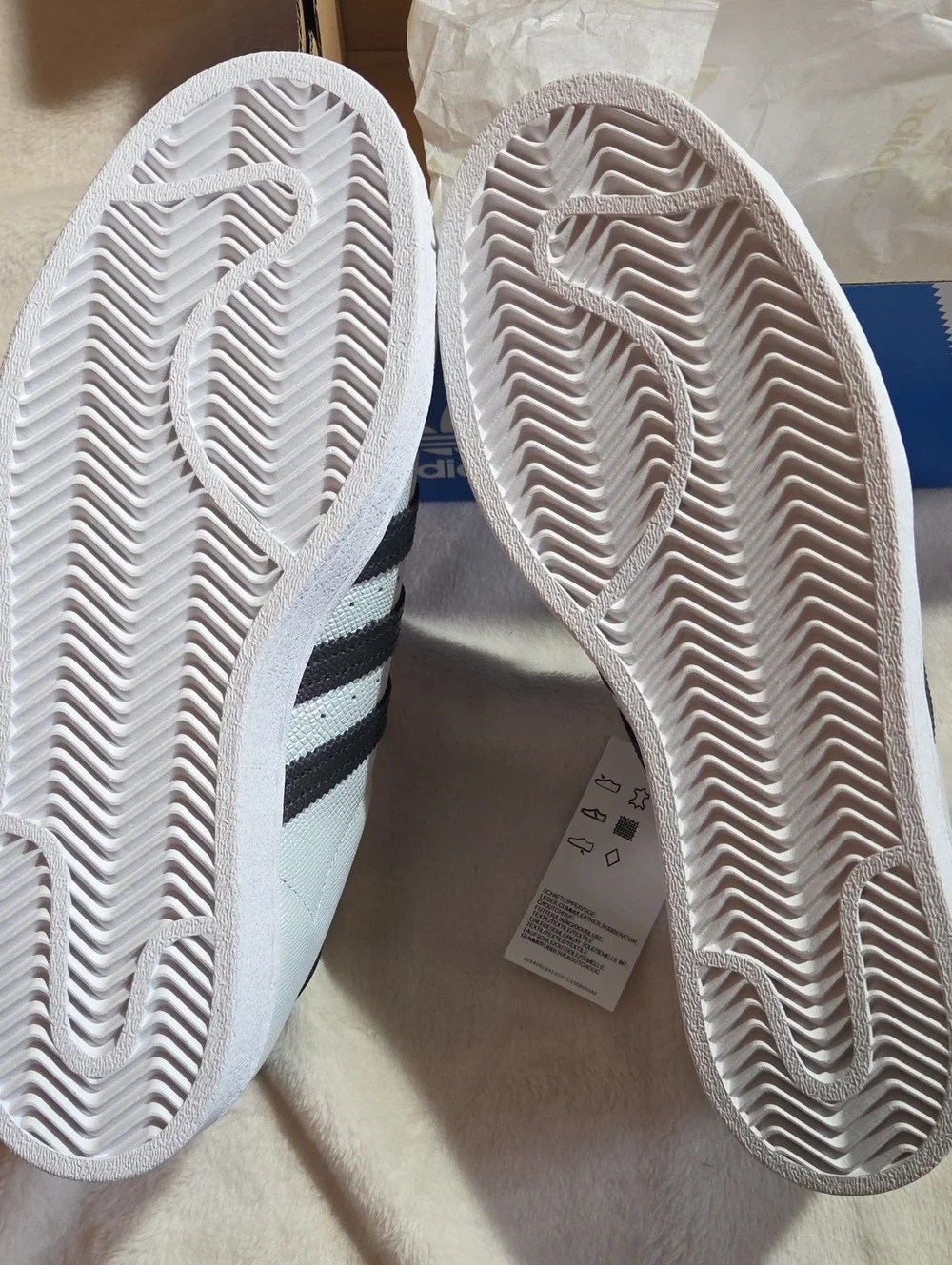 NWT Adidas Women’s Superstar Sneaker Queen Purple Iridescent Women’s Size 8